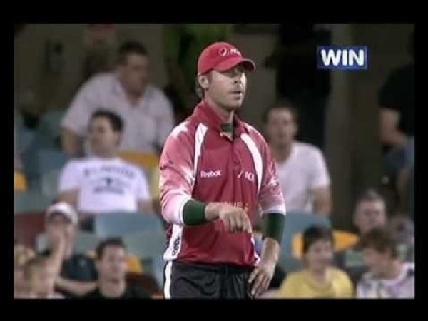 2. डेब्यू मुकाबले में सबसे ज्यादा विकेट