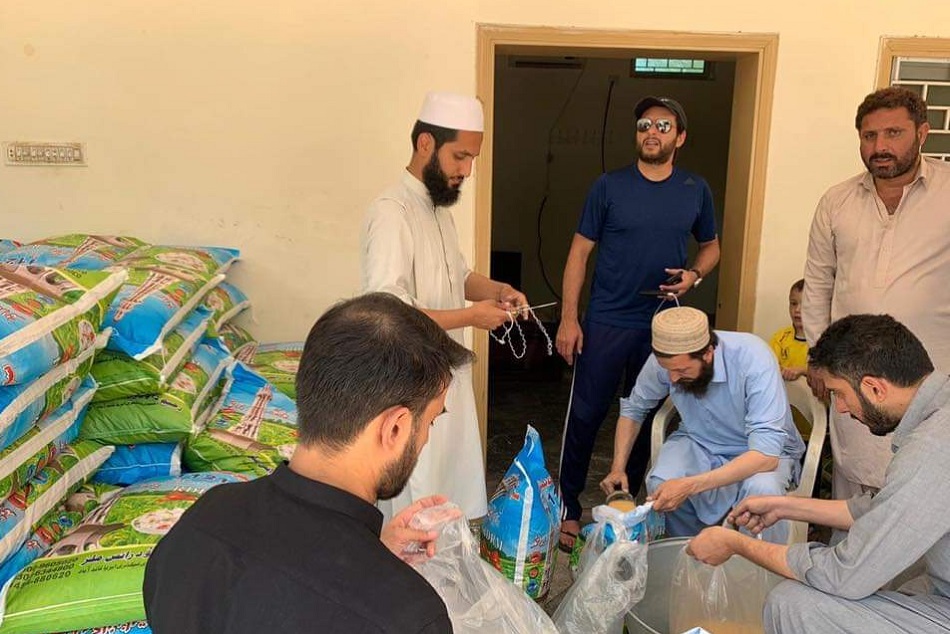 कोरोना वायरस से लड़ने के लिए शाहिद अफरीदी ने किया नेक काम, हरभजन ने की प्रशंसा