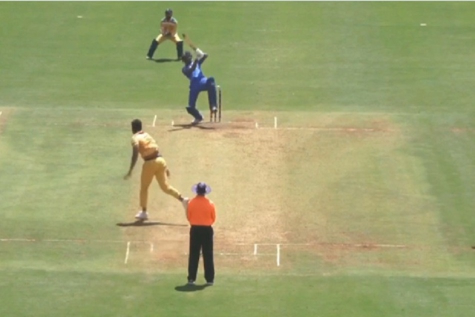 बचने के लिए शिवम दुबे ने फेंकी ऐसी गेंद, हार्दिक पांड्या ने फिर भी जड़ दिया छक्का
