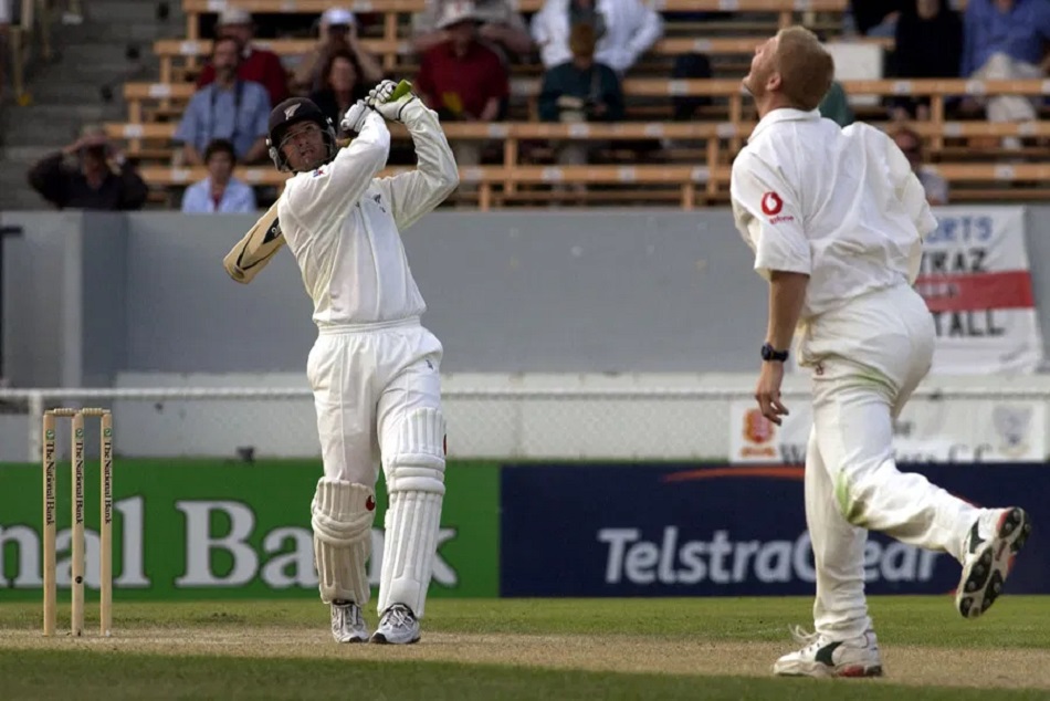 जिसने 11 छक्के लगाकर बनाया वर्ल्ड रिकाॅर्ड, वो अब बन चुका है एक खतरनाक ड्राइवर