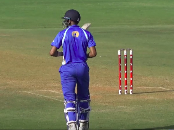 लगाए 2 बार लगातार 3-3 छक्के