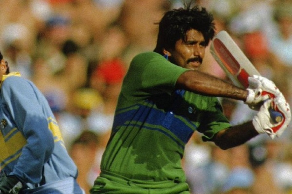 34 साल पहले जावेद मियांदाद ने आखिरी गेंद पर छक्का मारकर भारत से छीनी थी जीत