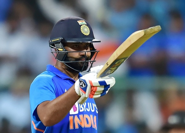 विश्व कप का लीग टॉपर, तीनों फार्मेंट में छक्के से शतक-