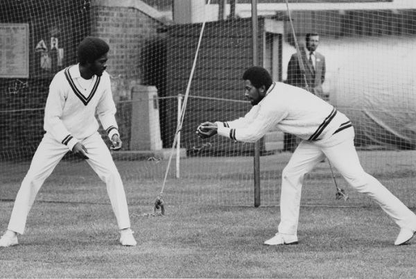 एंडी रॉबर्ट्स जैसी जानकारी कहीं नहीं-