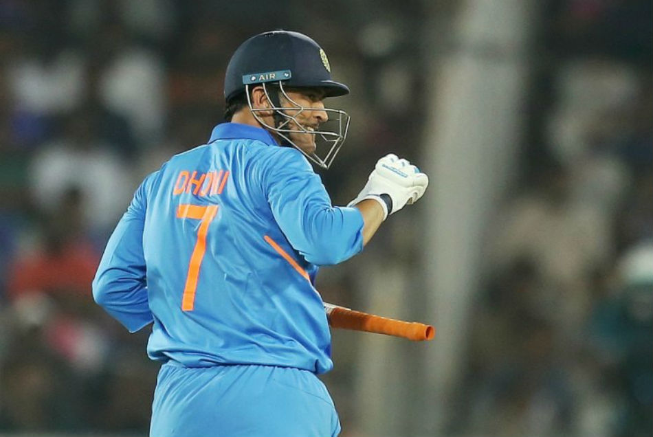 धोनी के बारे में बात करते ही हो जाता हूं भावुक