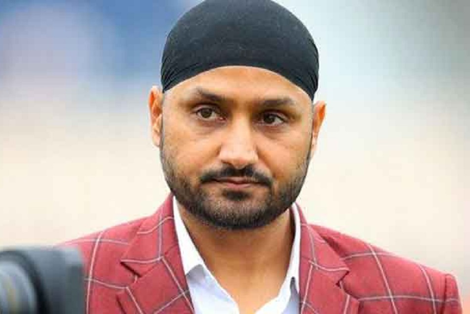 हरभजन सिंह का बयान- धोनी बड़े खिलाड़ी हैं, उन्हें परखने की जरूरत नहीं