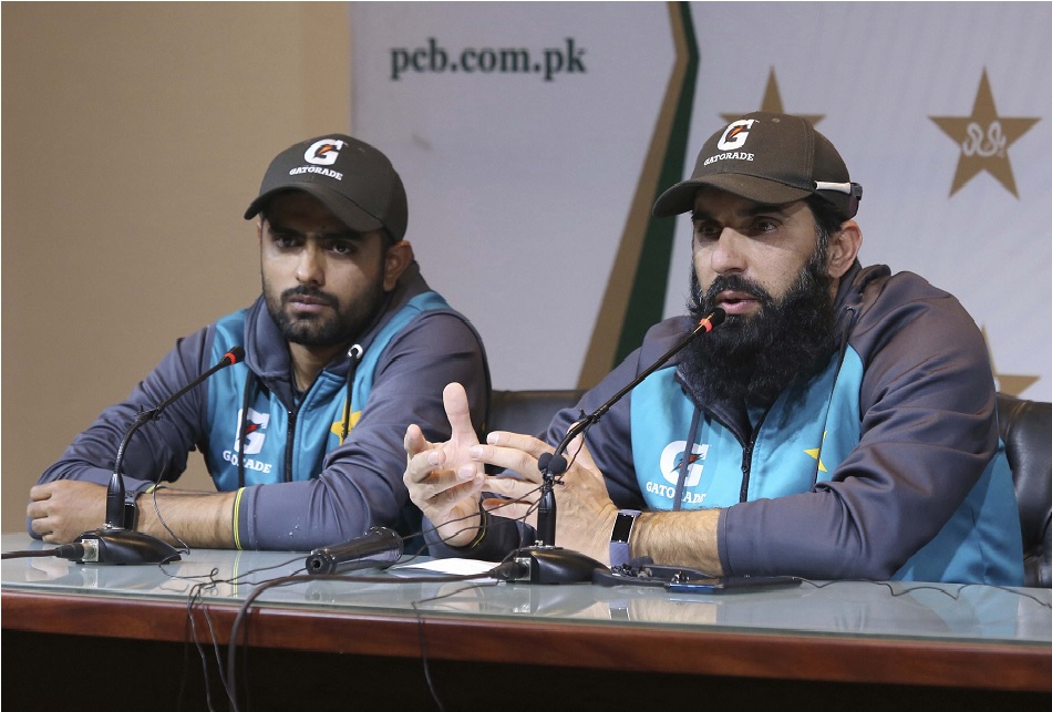 कोरोना वायरस के बीच फुटबॉल की तरह क्रिकेट की वापसी चाहते हैं मिस्बाह उल हक