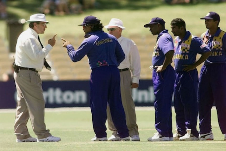 क्रिकेट इतिहास का सबसे विवादित मैच, जब खिलाड़ियों ने अंपायर से कर दी थी बगावत