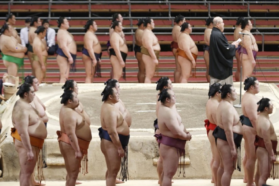 जापान का सूमो पहलवान हुआ कोरोना वायरस से संक्रमित