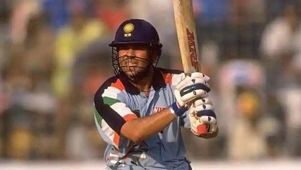 दो पारिया ऑस्ट्रेलिया के खिलाफ-