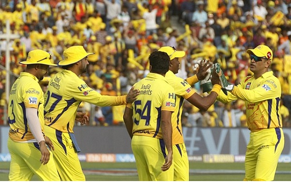 'धोनी खुद को सुपरस्टार नहीं समझते'