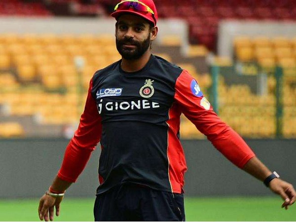 ना आईपीएल कॉन्ट्रैक्ट है ना नौकरी-