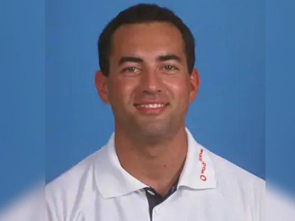 एडम हॉलियोक (Adam Hollioake, England)