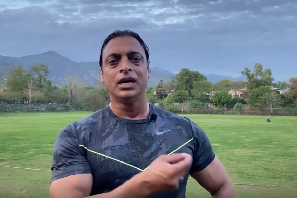 पाकिस्तान में चल रहे कोरोना ड्रामे पर शोएब अख्तर ने तोड़ी चुप्पी, पीसीबी और हाफिज को लताड़ा