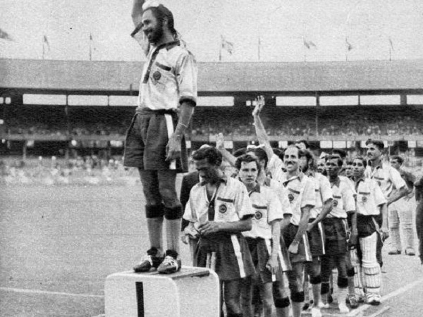 फिर फाइनल में पाकिस्तान को दी मात