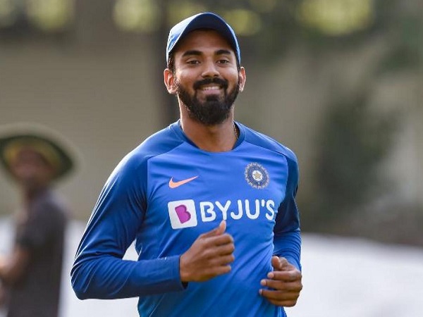 राहुल ने उठाया माैके का फायदा