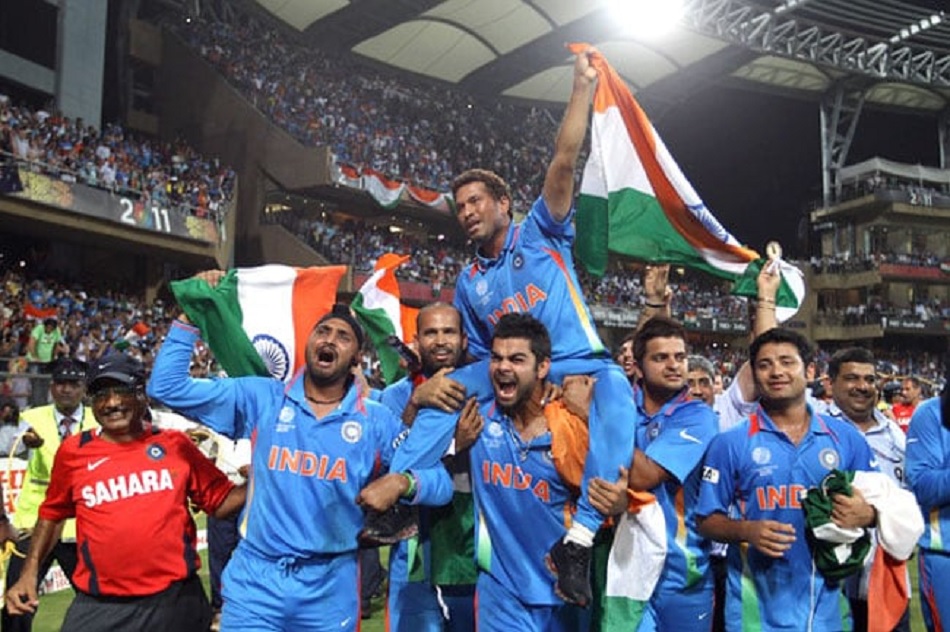 Virat Kohli reveals why he put Sachin Tendulkar on his shoulder after 2011 world cup win