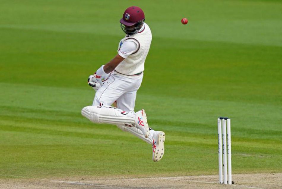 ENG vs WI: वेस्टइंडीज ने बचाया फॉलोऑन, इंग्लैंड ने बनाई 182 रनों की बढ़त