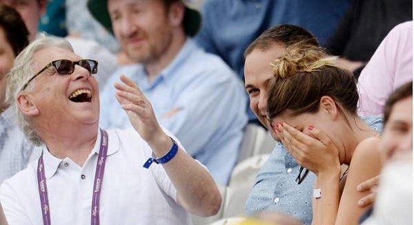 सोशल मीडिया पर चर्चा बना ऐसे आउट होना-