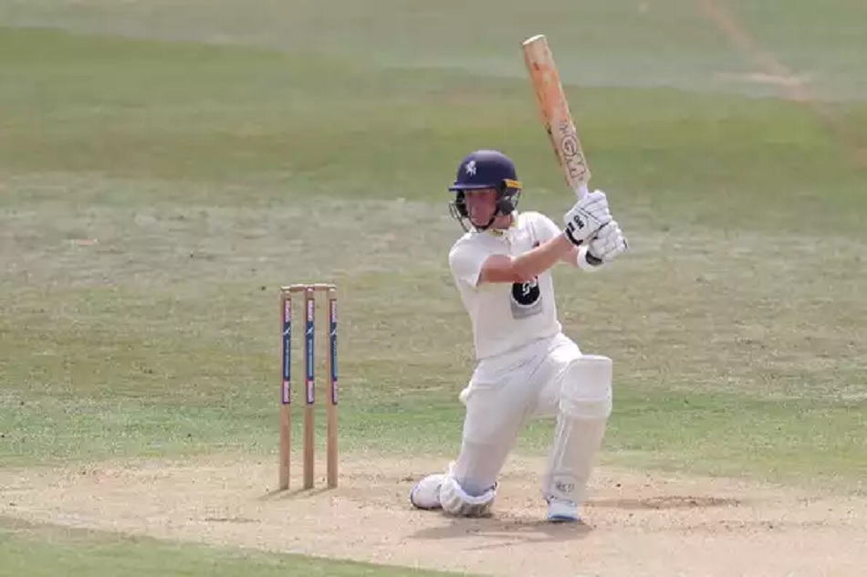 238 रन बनाए, 423 रनों की साझेदारी की, टीम को जिताया, खुशी में फैंस संग ली सेल्फी, हुआ क्वारेंटाइन