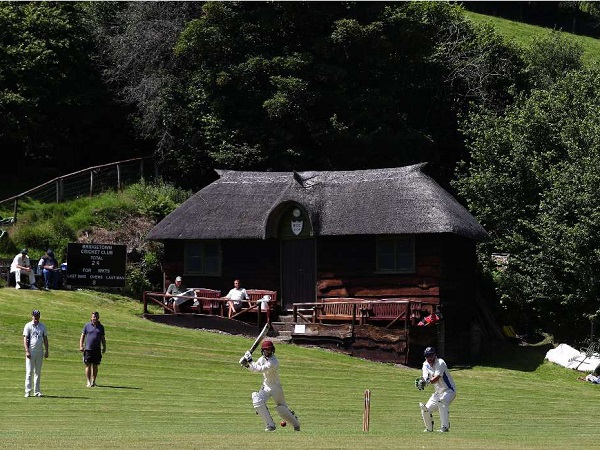 यूं पूरे किए 300