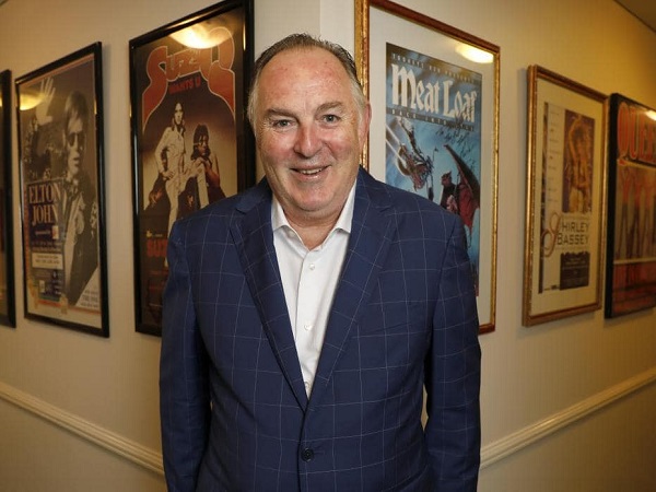 100 खिलाड़ियों की मदद की