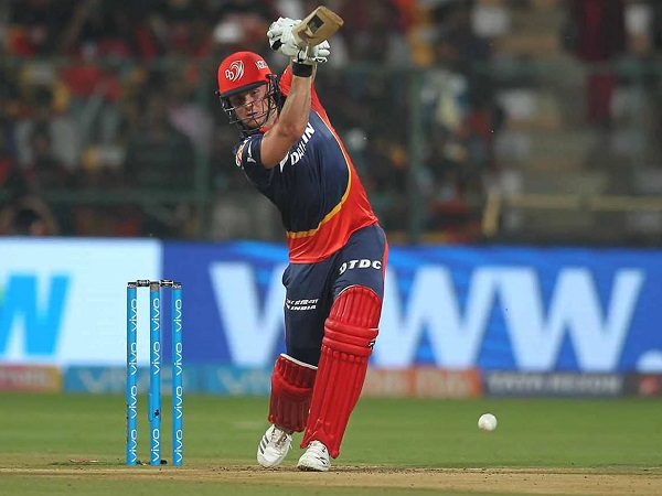 1.5 करोड़ में बिके थे राॅय