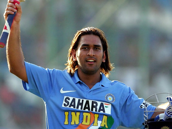 धोनी को अलग बनाता है उनका फैसला