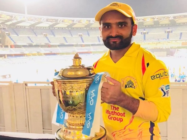 धोनी ने देखी प्रतिभा