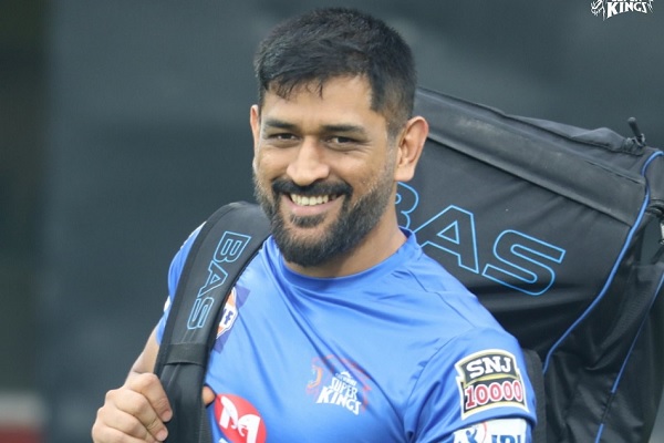 'धोनी को अब एक अरब लोगों के बारे में चिंता करने की जरूरत नहीं'