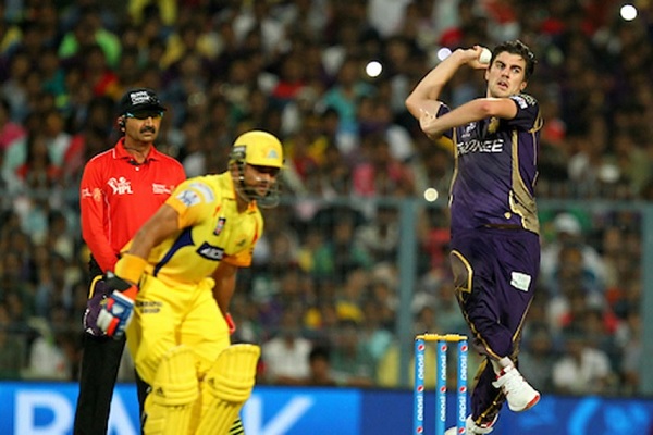 4. पैट कमिंस- 153.56 किलोमीटर प्रति घंटा