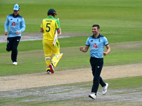 ENG vs AUS: सिर पर चोट लगने की वजह से बाहर हुए स्टीव स्मिथ, ऑस्ट्रेलिया ने दिया 295 का लक्ष्य