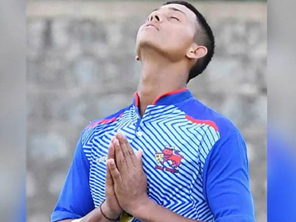 सस्ते में हुए आउट