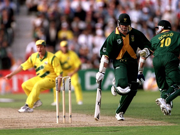 अजहरुद्दीन को 1 ही ओवर में जड़े थे 5 चाैके