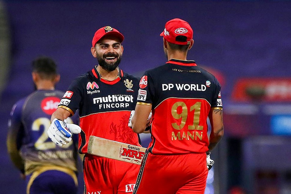 IPL 2020 RCB vs KKR: Virat Kohli wanted to give new ball to Washington Sunder not Mohammed Siraj