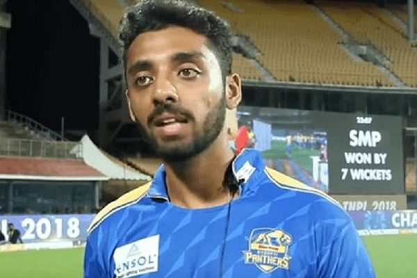 वरुण चक्रवर्ती की क्रिकेटर बनने की अलग कहानी-