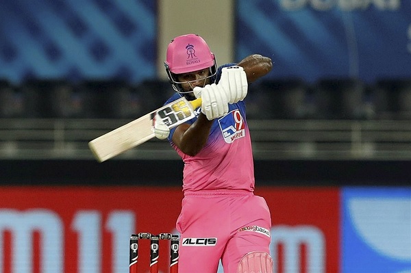 अर्धशतक के बाद भुजाओं को फड़काया-