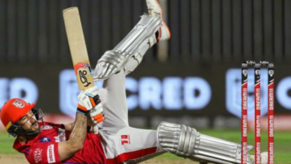 100 गेंद में 102 रन बनाए