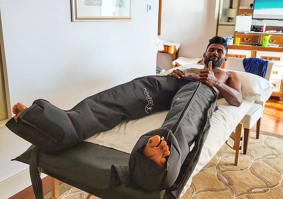 IPL 2020: फैन ने पूछा- इतने रन क्यो पिटवाते हो? इसुरु उदाना ने दिया मजेदार जवाब