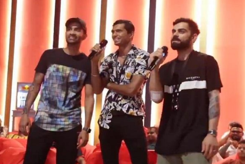 मस्ती के मूड में RCB, कोहली ने पंजाबी गाना गाते हुए किया भांगड़ा