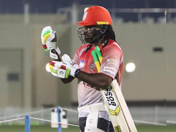 गेल सबसे आगे