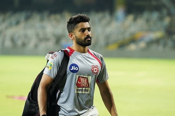 3. करुण नायर