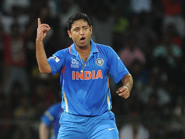 3. पीयूष चावला (85 रन)