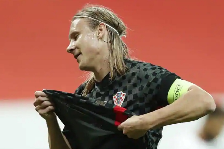 Football : कोरोना से संक्रमित क्रोएशियाई डिफेंडर विडा को बीच में ही छोड़ना पड़ा मैच