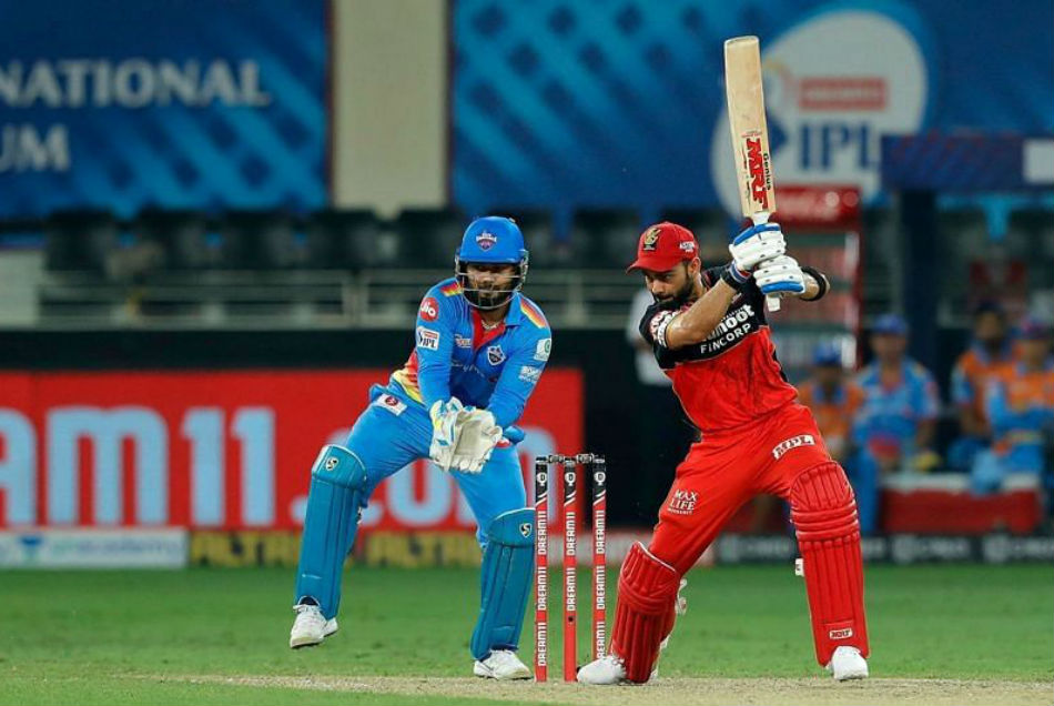 DC vs RCB: अय्यर ने जीता टॉस पहले बल्लेबाजी करेगी आरसीबी, जानें कैसी है आज की टीमें