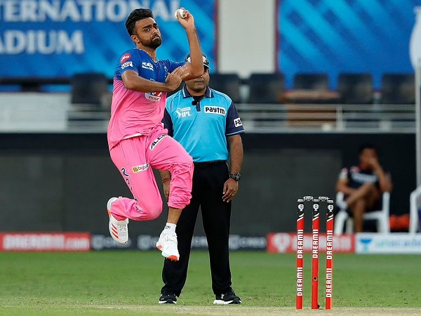 जयदेव उनादकट -