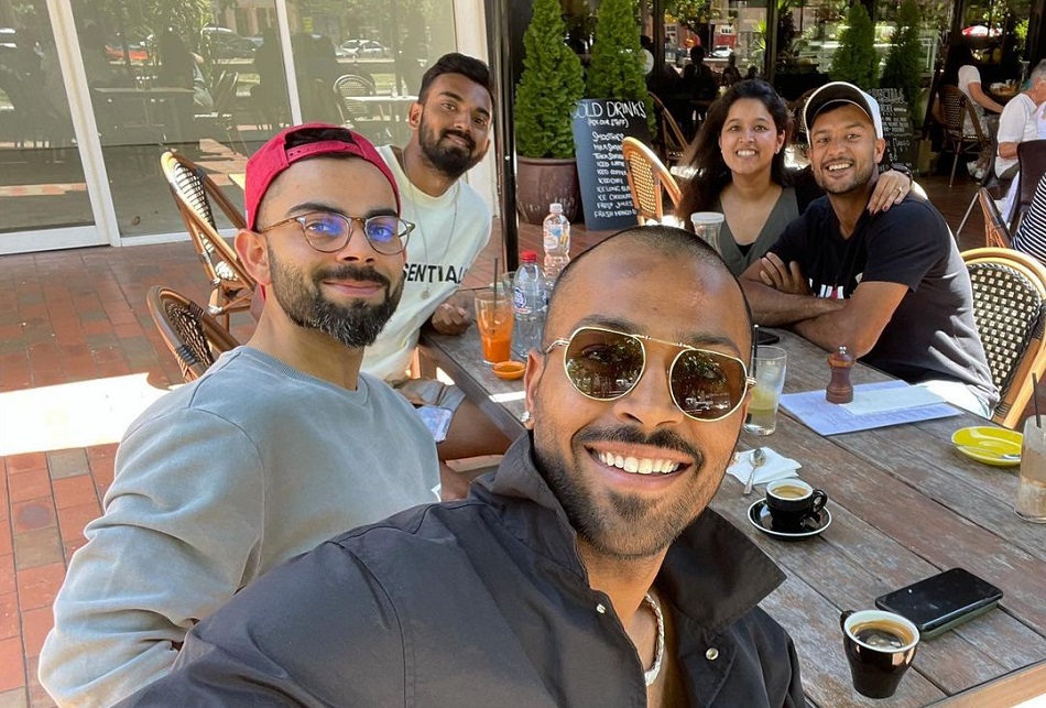 IND vs AUS: कैनबरा की धूप में बाहर घूमने निकले पांड्या, कोहली, राहुल और मयंक