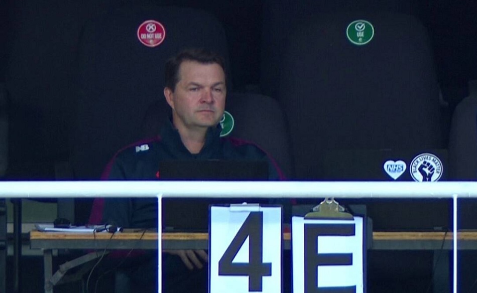 चर्चित हुआ इंग्लैंड के टीम विश्लेषक द्वारा कोड मैसेज भेजने का मामला, मोर्गन ने दी ये सफाई