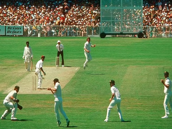 कब खेला गया था पहला मैच?