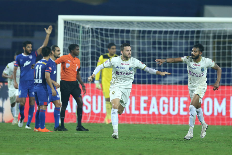 ISL 7: केरला ब्लास्टर्स पर फिर हावी हुई बेंगलुरू, 4-2 से हराकर टॉप 4 में बनाई जगह